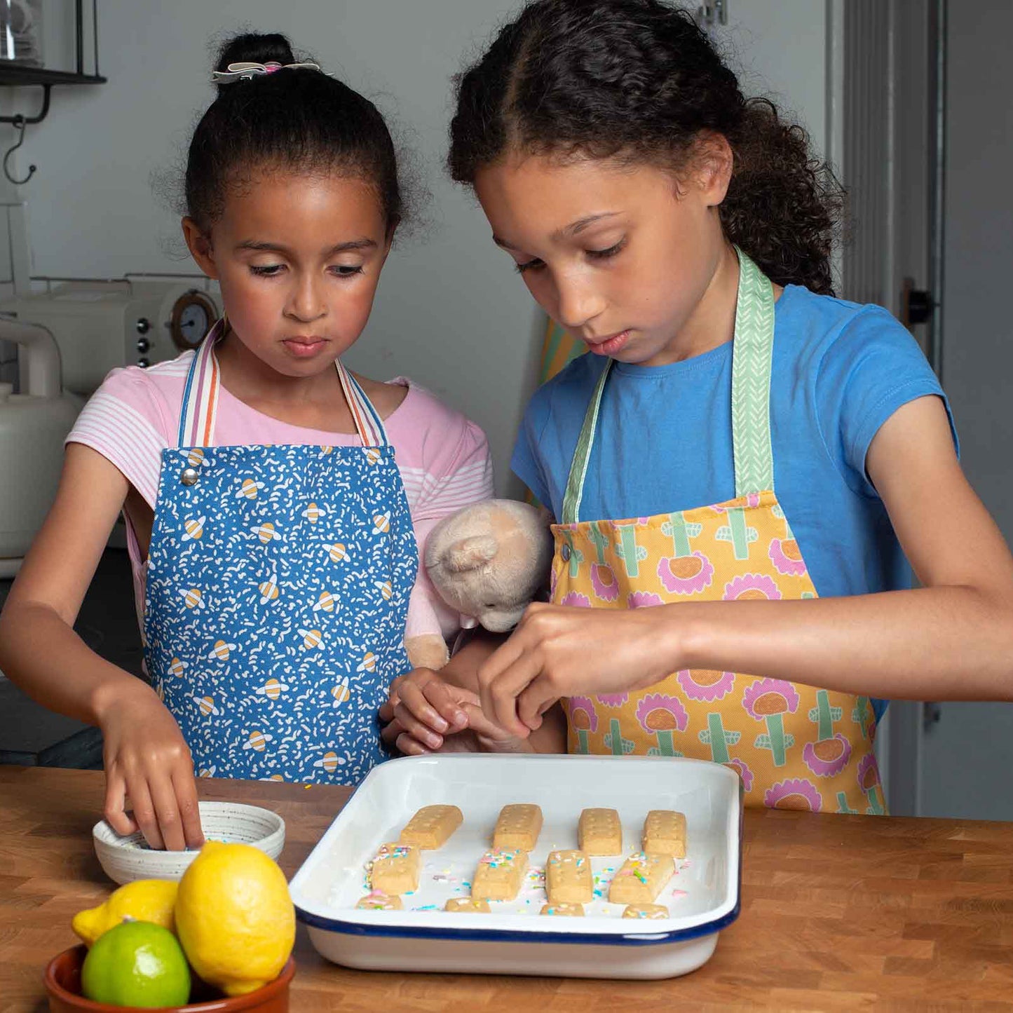 Busy Bees children's apron