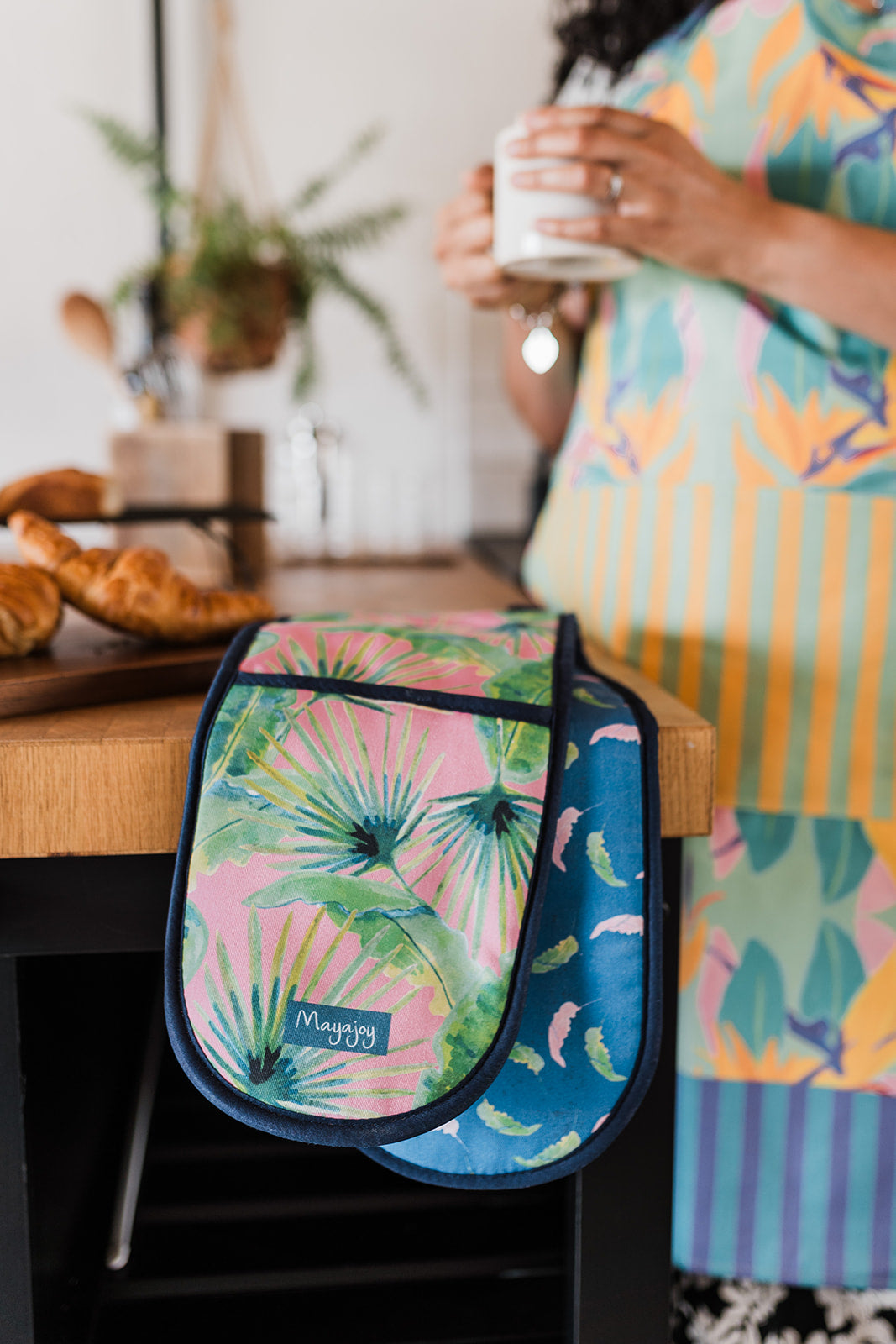 Pink Palm oven glove